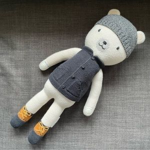 [cuddle + kind] Hudson the Polar Bear